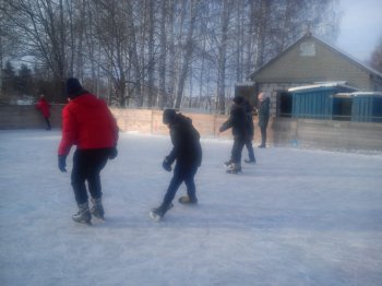 «Зимние забавы» (Спортивная эстафета на катке)